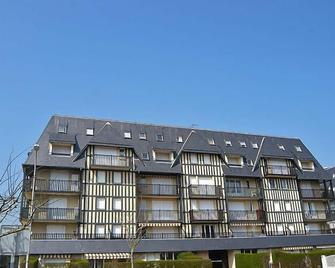 les Colombières by Interhome - Lisieux - Building