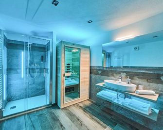 Fenat - Introd - Spa