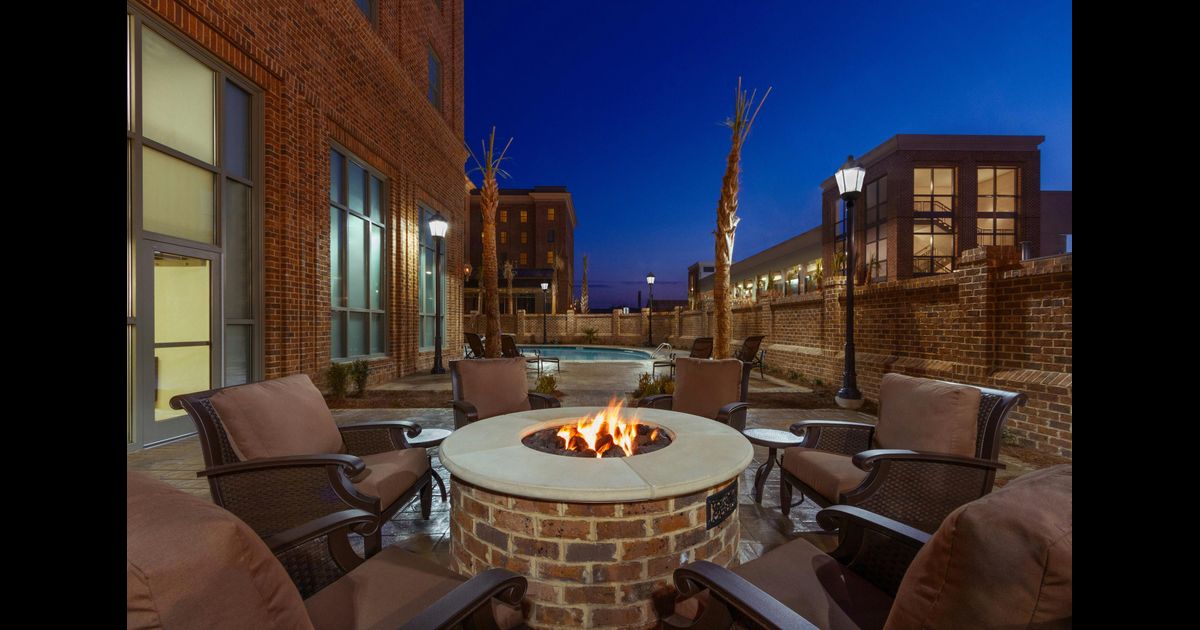 Embassy Suites by Hilton Savannah Historic District in Savannah, in den ...