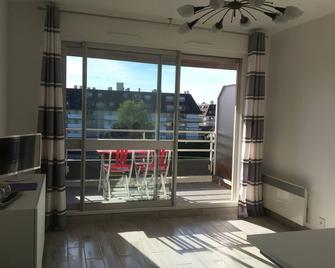 STUDIO Cabin 2 adults and 2 children age 14 years old (ID required - Houlgate - Balcony