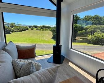 Swell At Cape Bridgewater - Cape Bridgewater - Living room