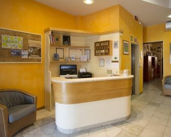 Hotel Pardini - Viareggio - Front desk