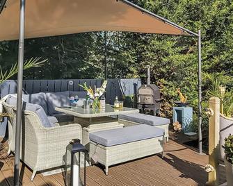 Harperfield Chalet - Lanark - Patio