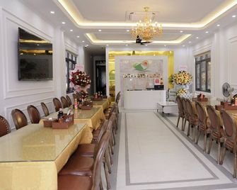Charming Hill Hotel - Cat Ba - Restaurante