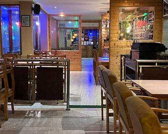 Little Italy Inn - Kasol - Restaurante