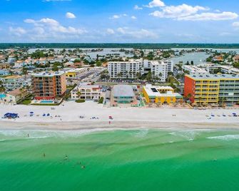 Sea Rocket 12 Ground Floor Beachfront Getaway - North Redington Beach - Beach