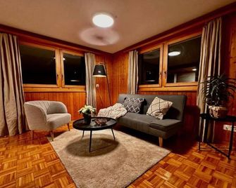 Cosy Appartment 10 Min from Gstaad With - Schonried - Living room