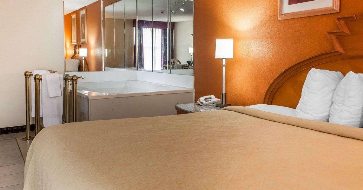 Quality Inn And Suites Shelbyville I-74 Deals From 76 Shelbyville Hotels - Kayak