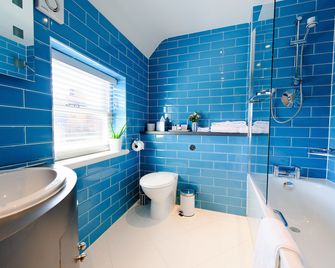 The Old Vine - Winchester - Bathroom