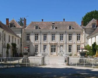 Lake Pavilion at Castle Juvigny - Matougues - Edificio
