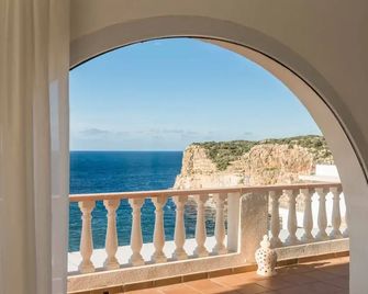 Alta Mar - Cala en Porter