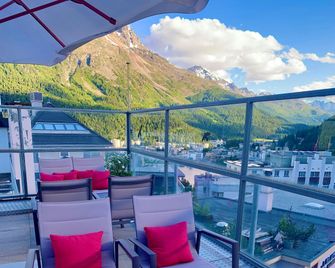 Crystal Hotel - Sankt Moritz - Balkong