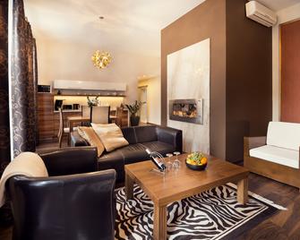 سيتي ريزيدنس أبارتمنت هوتل - كوسيتش - غرفة معيشة