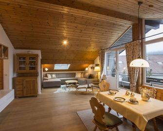 Lindenschlösschen & Schlossgarten - Garmisch-Partenkirchen - Dining room