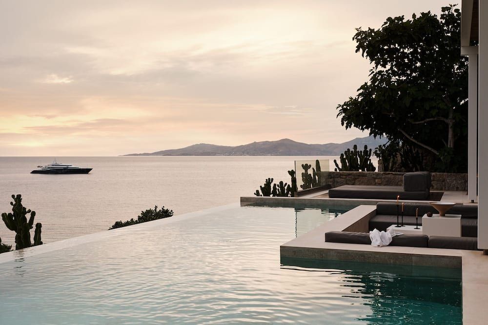 بيل آند وو ميكونوس