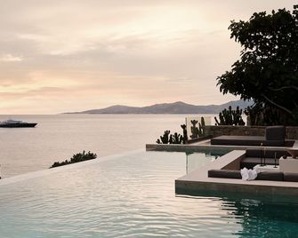 Bill & Coo Suites And Lounge - Mykonos - Schlafzimmer