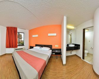 Motel 6-Plano, Tx - West - Frisco - פלאנו - חדר שינה