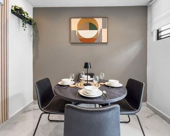 Hyde Park #4 | Comfy Apt W/ Parking @ San Juan - San Juan - Comedor