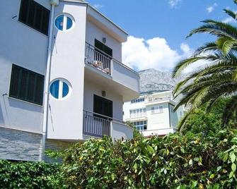 Cobra - Excellent Location - A1 - Tučepi - Gebouw