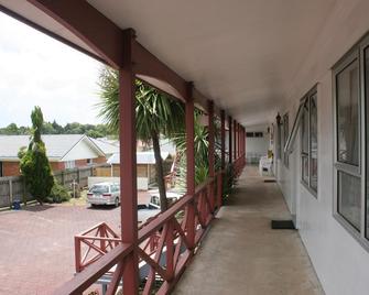 Burgundy Rose Motel - Whangarei - Balcony
