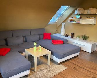 Kranich Vacation Rental - Sonnenhof Krausnick - A Tropical Vibe and the Idyllic Spreewald - Krausnick-Groß Wasserburg - Vardagsrum