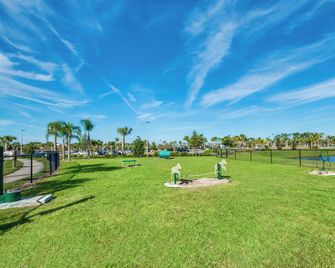 3050 Pirate Way - Four Corners