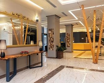 Kraal Hotel Vlore - Vlorë - Lobby
