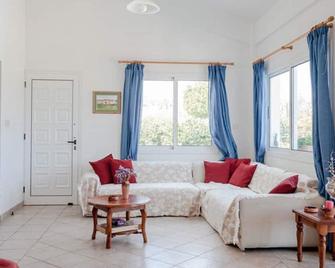 Villa Morfo your perfect gate-away - Neo Chorio - Sala de estar