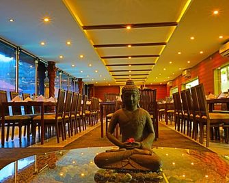 Jal Mahal Resort and Spa - מיסור - מסעדה