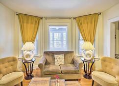 Charming Albany Retreat about 3 Mi to Downtown! - Albany - Salon