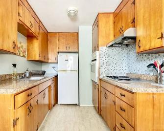 Perfect Tacoma Getaway Near Beaches & Downtown! - Tacoma - Kitchen
