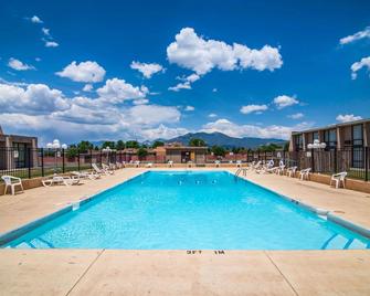 Quality Inn Taos - Taos - Pool
