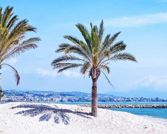 Quiet Renovated Studio Located In The City Center - Cagnes-sur-Mer - Utomhus