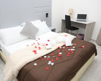 Hotel Casablanca - Naples - Bedroom