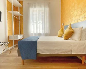 Color Houses Pescara Centro - Pescara - Schlafzimmer