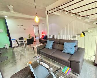 Beautiful Spacious Loft. Santa Ana Downtown. Very high ceilings. 24/7 security. - Santa Ana - Sala de estar
