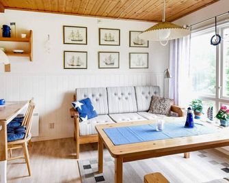 4 페르손 홀리데이 홈 인 헤난 - 헤난 - 다이닝룸