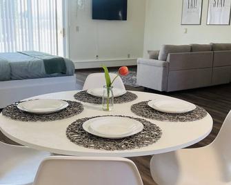 Studio #35 at Snooze by Patriot Properties - Wisconsin Rapids - Dining room