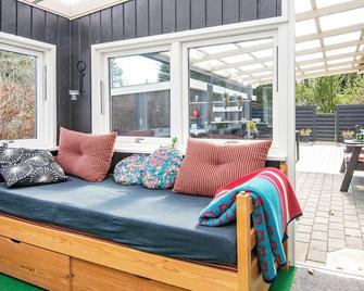 Secluded Forest Haven-By Traum - Løgstør - Sala de estar