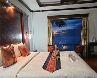 لانتا نايس بيتش ريزورت - كو لانتا - غرفة نوم