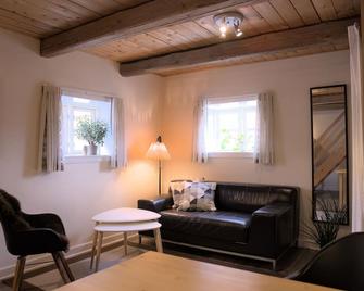 Akaciegaarden Bed & Breakfast - Hårlev - Living room