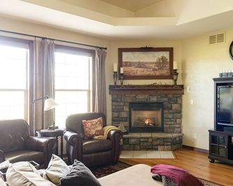Immaculate Large Home Near Glacier - 2 King Beds & Exceptionally Well-Equipped! - Columbia Falls - Huiskamer