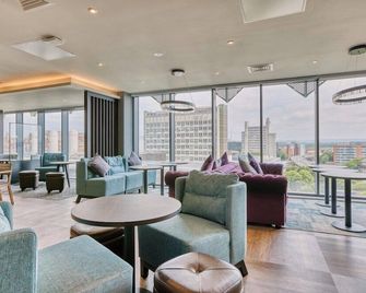 Premier Inn Manchester City Centre - Manchester - Lounge
