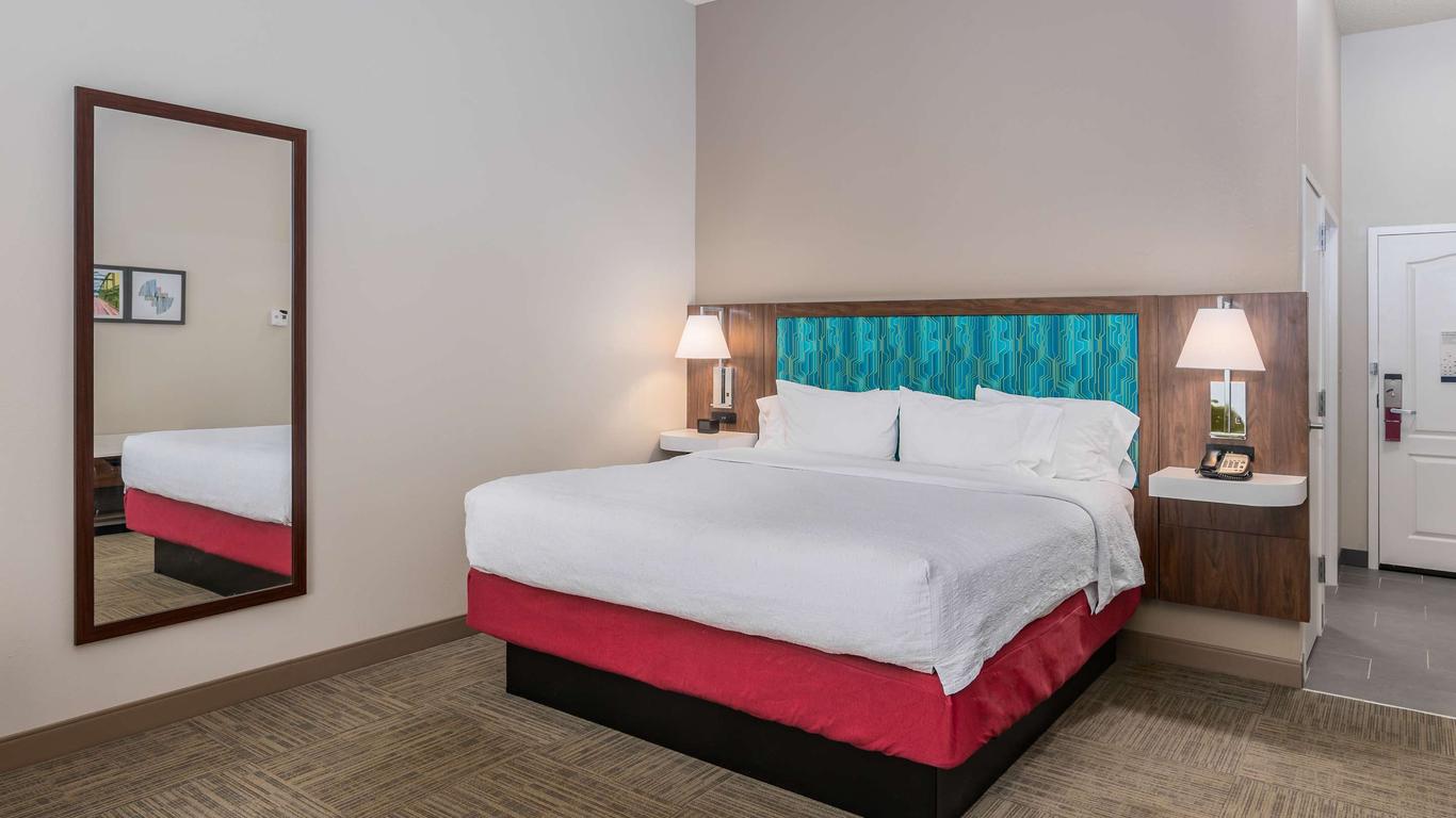 Hampton Inn & Suites Hartford-Manchester