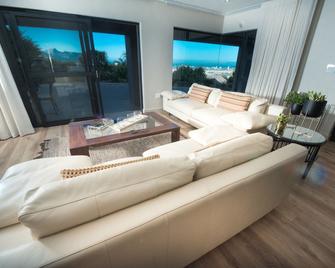 Vrede Self Catering - Somerset West - Wohnzimmer