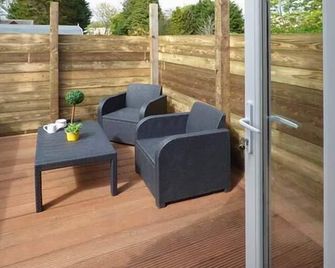 White Cottage Annexe - Tenby - Balcony