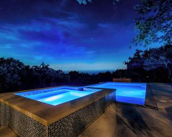 Sleeps 20 Private Pool Backyard Luxurious Home - Bee Cave - Piscina