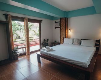 Point 303 Resort - General Luna - Bedroom