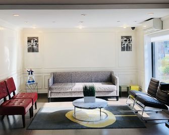 Ramada by Wyndham Staten Island - Staten Island - Lobby