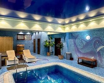 Hayot Hotel - Taskent - Piscina